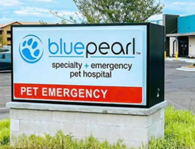 Blue Pearl Specialty and Emergency Hospital Sign